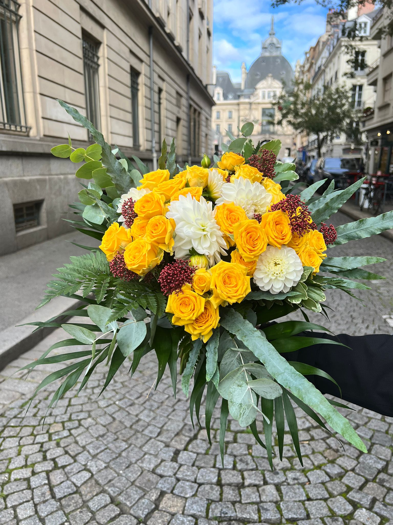 L’élégance à la française se réinvente en roses branchues